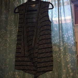 Sleeveless cardigan